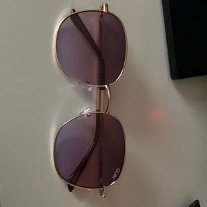 Quay jezabell sunglasses!